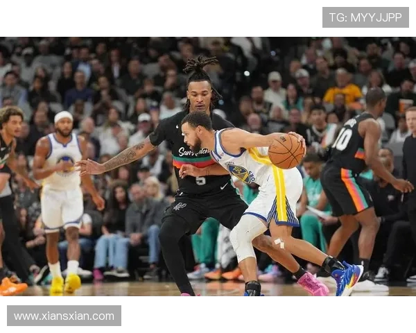 库里单场狂砍44分引领勇士战胜马刺展现超级巨星风范 库里单场狂砍44分引领勇士战胜马刺展现超级巨星风范